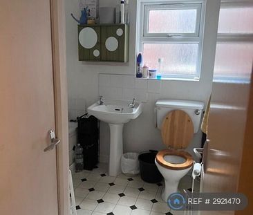 1 bedroom in a house share to rent - Photo 6