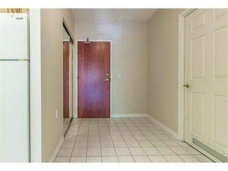 For Lease - 405 Erb Street Unit# 305, Waterloo, Ontario - Photo 3