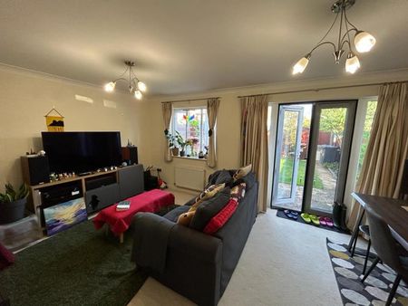 Bicknell Close, Guildford, GU1 - Photo 2
