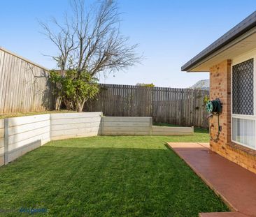 WELL PRESESNTED FAMILY HOME AWAITS! - Photo 5