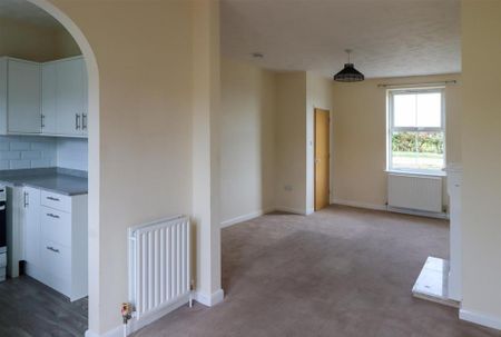 3 bedroom semi-detached house to rent - Photo 5