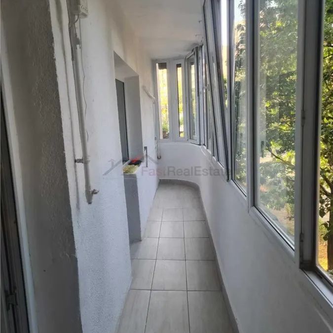 Apartament 2 camere Crangasi , semidecomandat. - Photo 1