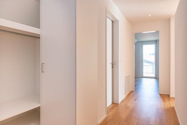 Top modern apartment in Rossrüti - Photo 1