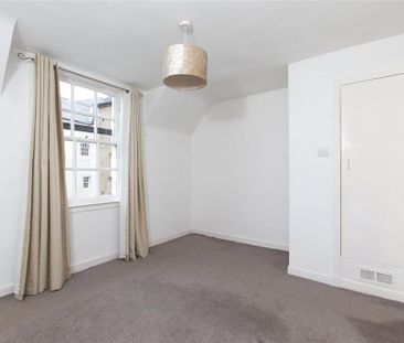 2 bedroom end of terrace house to rent - Photo 2