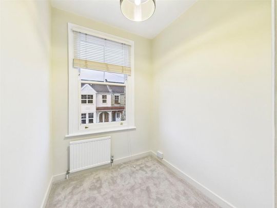 2 bedroom maisonette to rent - Photo 1