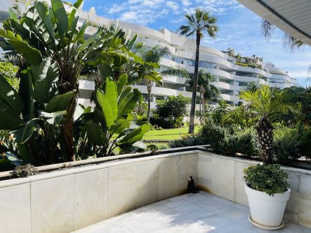 Apartamento planta baja en alquiler en Marbella, Marbella - Photo 4