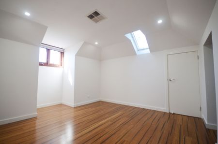 Stunning Family Home!! Westmead Public School Catchment!! - Photo 3