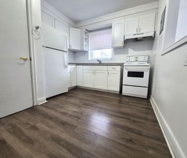For Lease - 2905 St Clair Avenue Unit# 12, Toronto, Ontario - Photo 4