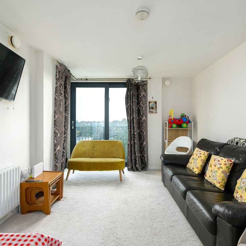2 Bed Flat, Hillrise Court, HA3 - Photo 1