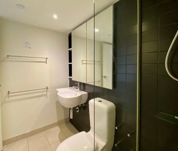 STUDIO ON ST KILDA BLVD - Photo 6