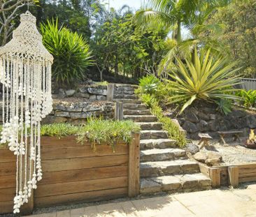 THREE BEDROOM FULLY FURNISHED HOME WITH POOL IN QUIET CUL DE SAC - Photo 2