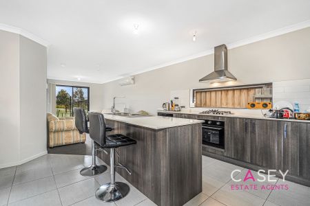 9 Dalziell Crescent, Cranbourne North - Photo 4