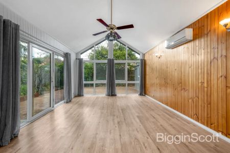 “A Great Family Home” - Photo 2