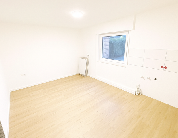 Erstbezug nach Renovierung! 2ZKB EG-Wohnung in ruhiger Lage - Foto 1