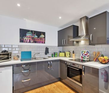 Studio Flat, Holcombe House, BN2 - Photo 3