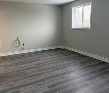 For Lease - 42 Patrick Drive, Barrie, Ontario - Photo 3