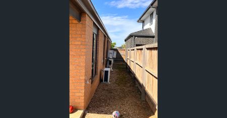 Flexible Family Living in a Prime Location! - Photo 5