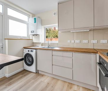 2 bedroom maisonette to rent - Photo 4