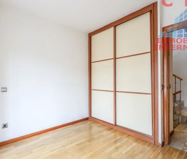 Casa adosada de alquiler en Salvador - Photo 3