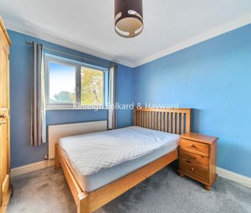 4 bedroom semi-detached house to rent - Photo 2