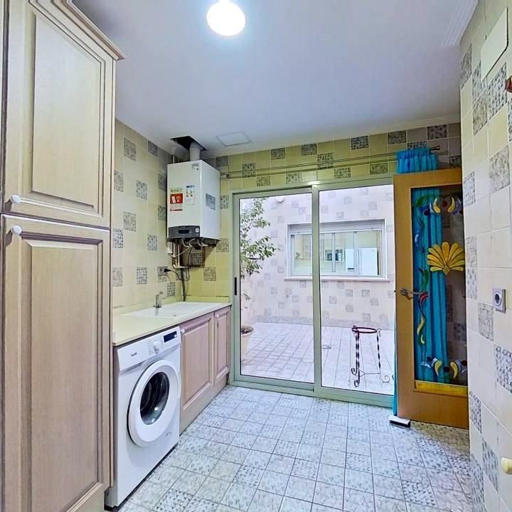 EXCLUSIVE PROPERTY FOR RENT IN CHIVA: COMFORT, DESIGN AND AN UNBEATABLE LOCATION - Foto 1
