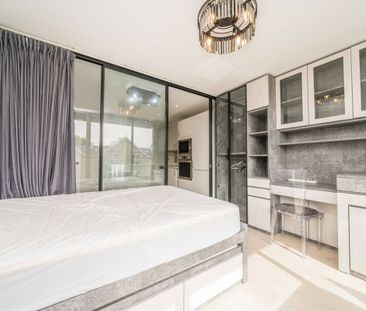 Antoinette Close, KT1, London - Photo 4