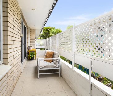 Relaxed coastal feel with spacious interiors - Photo 3