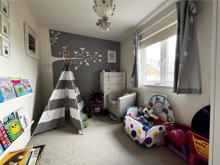 4 bedroom detached house to rent - Photo 4