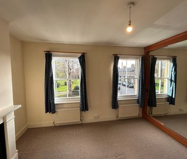 2 Bed Terraced House, Lateward Road, TW8 - Photo 4