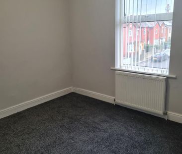 4 bedroom terraced house to rent - Photo 2