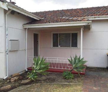 Spacious 3-Bedroom Home with Large Yard&comma; Shed & Garage - Photo 3