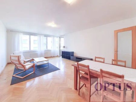 P2 Vinohrady, ul. U Zvonařky, nadstandardní byt 2 + k. k., balkón, 74 m - Photo 3
