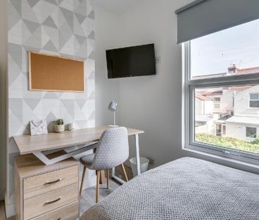 1 bedroom in a house share to rent - Photo 2