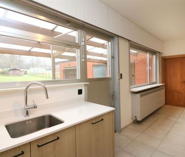 Landelijk gelegen, deels vernieuwde woning - Photo 4