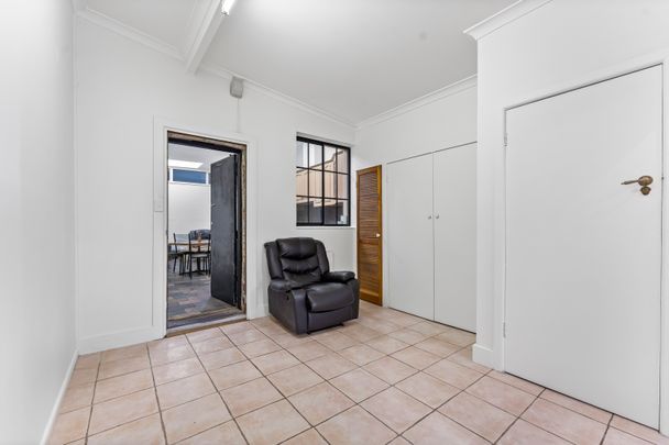 380B Sydney Road, Brunswick VIC 3056 - House For Rent | Domain - Photo 1