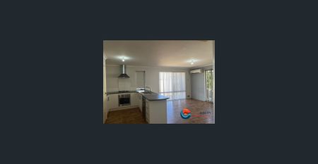 Neat as a pin - Photo 4