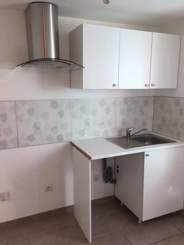 Location Appartement 3 pièces 53m² JUVIGNAC 34990 - Photo 3