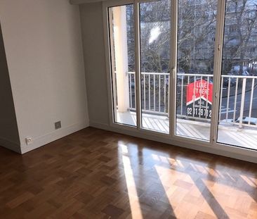 Location Appartement 1 pièce 43m² - Photo 3