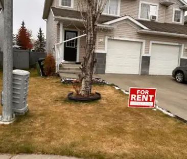 Beautiful bedroom duplex with in suite washrooms. | 13714 38 Street... - Photo 1