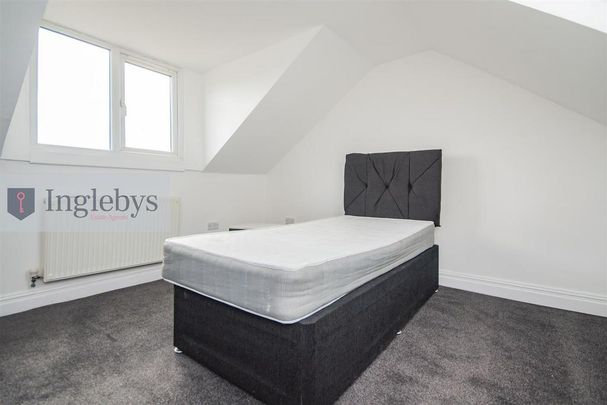 2 bedroom maisonette to rent - Photo 1