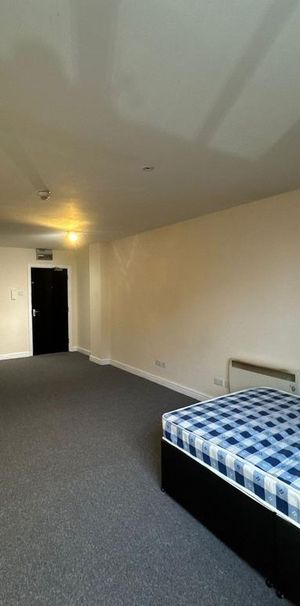 Studio to rent - Photo 1