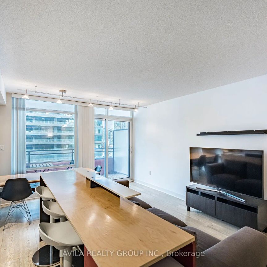 4 Spadina Avenue #715 - Photo 1