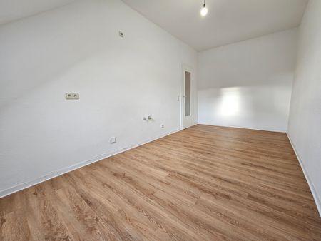 Großzügige 4,5 Zimmer Wohnung komplett renoviert - Foto 4