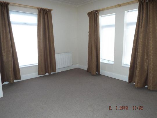 3 bedroom flat to rent - Photo 1