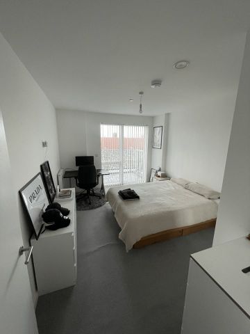 1 Bed Flat, Williamson House, SE14 - Photo 2