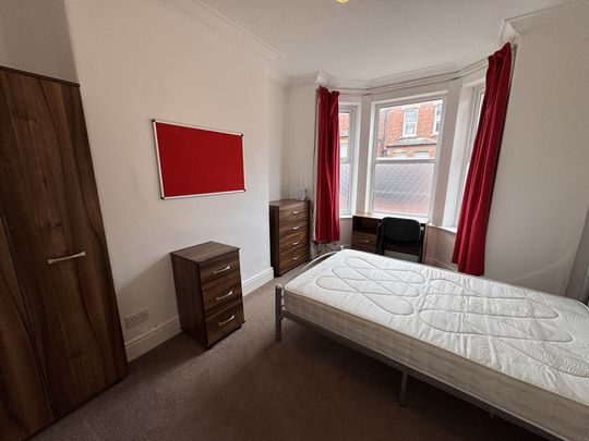 Siward Street, Hull Road - P1875 - Photo 1