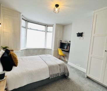 BEDROOM 5 – MEDIUM SINGLE WITH SHARED BATHROOM AND SEPERATE TOILET - Photo 3