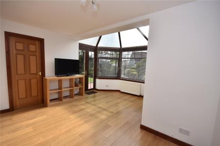 4 bedroom detached house to rent - Photo 2