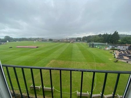 The Pavillion, CH43 2JH - Photo 3