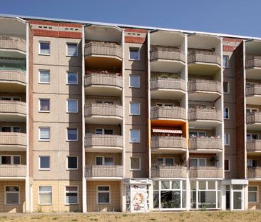... perfekt ... Balkon und schöne Wohnküche mit Fenster! ... - Photo 1
